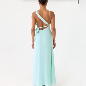 NEW WITH TAGS 60 % OFF RETAIL
Elegant Aqua Blue Women's Dress